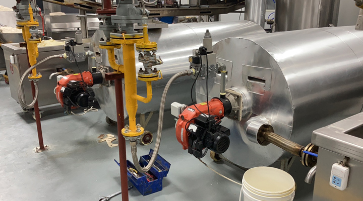 燃燒器正常著火后突然排出大量濃煙是怎么回事？